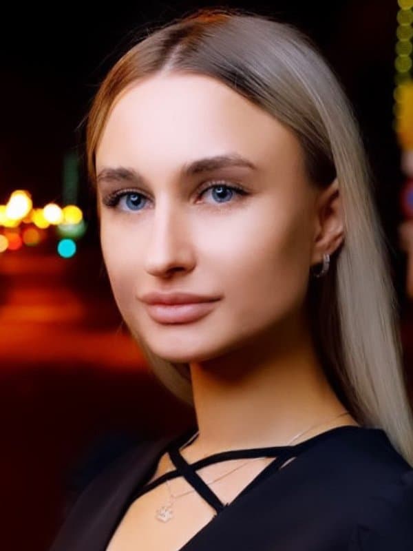 Анна Мосс